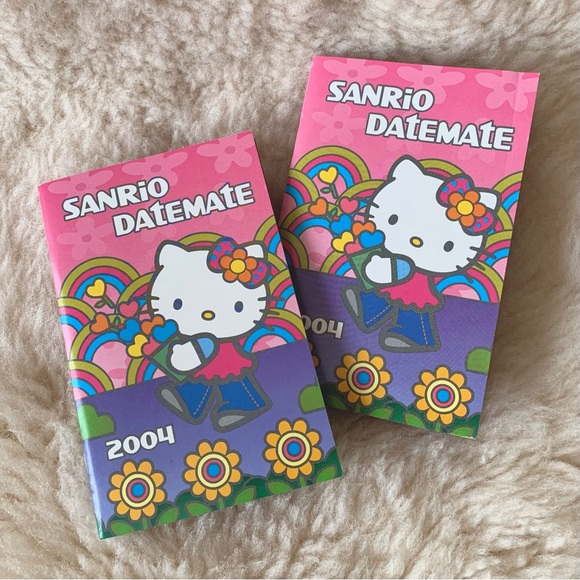 MOVING SALE❗️2004 Sanrio Datemate calendar/planner - Picture 1 of 9